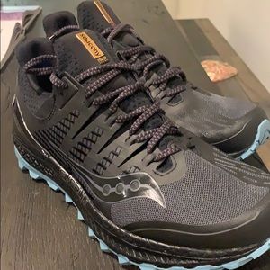 NWOT Everrun saucony iso sneakers